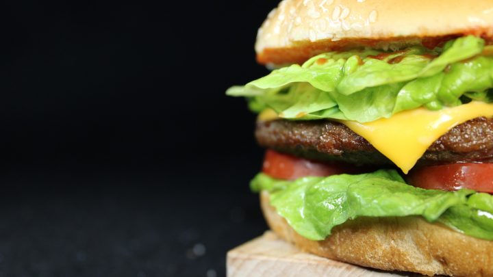 Víme, který burger je nejzdravější vůbec – budete překvapeni